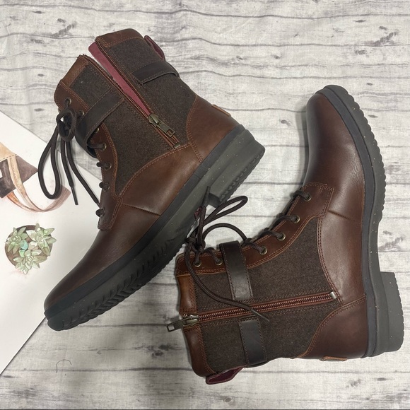 UGG Kesey Lace Up Booties - Picture 7 of 16